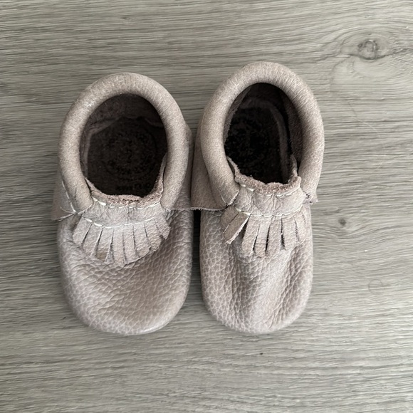 Freshly picked baby moccasins - Picture 8 of 12